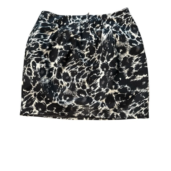 Forever 21 Black and White Animal Print Mini Skirt - Picture 4 of 4